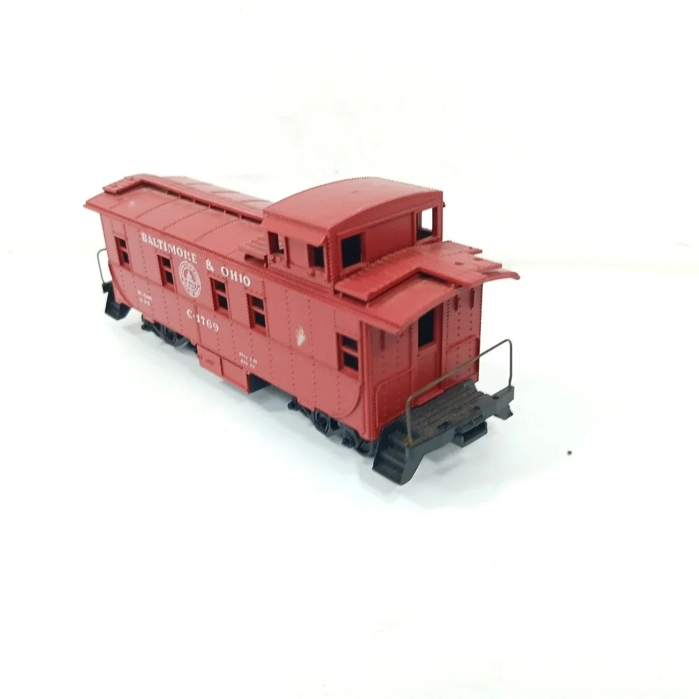 Athearn Baltimore & Ohio B&O Caboose C-1769 Red HO Scale Model Train Car